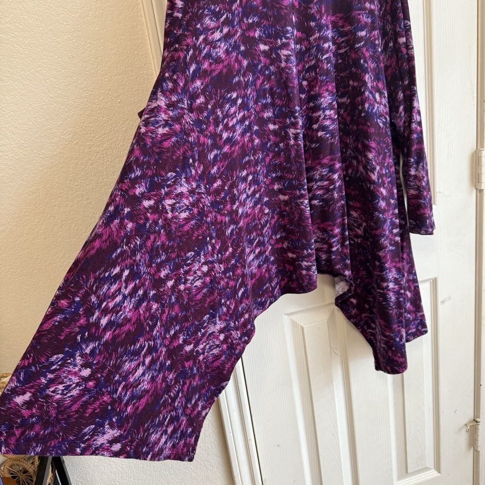 Roaman's 4X/5X Shades Of Purple Super Flared Sharkbite Style Stretchy Long Top - Picture 6 of 8